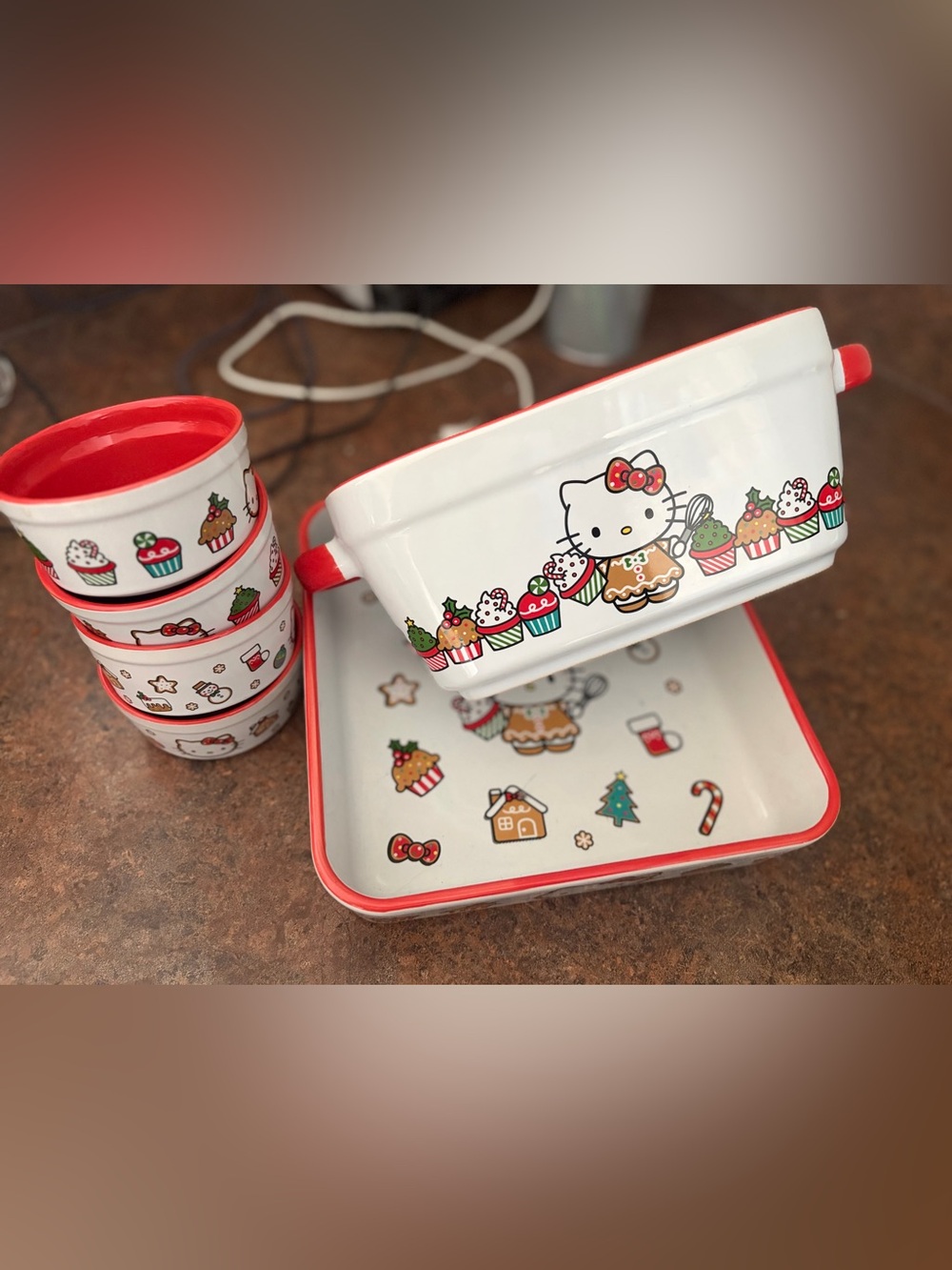 Hello Kitty Holiday Ceramic Bakeware Set in White and Red
